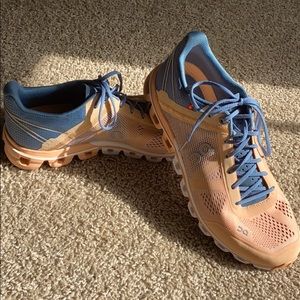 Women’s ON Cloudflow running shoes